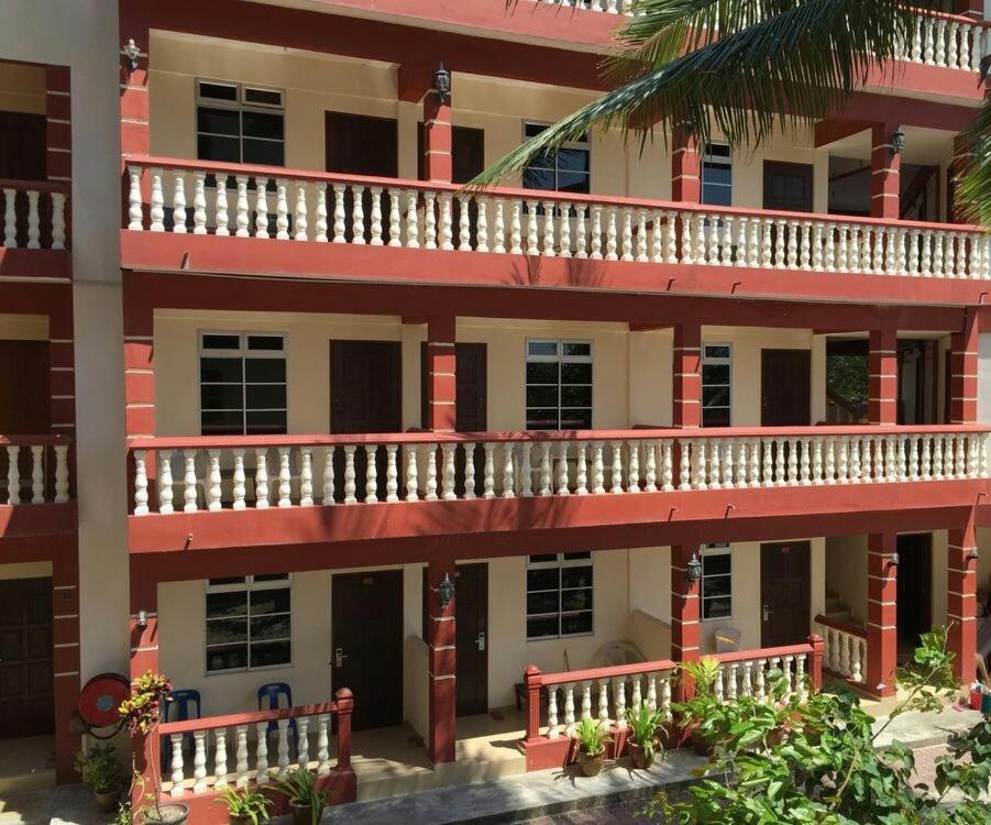 פנתאי צנאנג Melati Tanjong Beach Resort מראה חיצוני תמונה